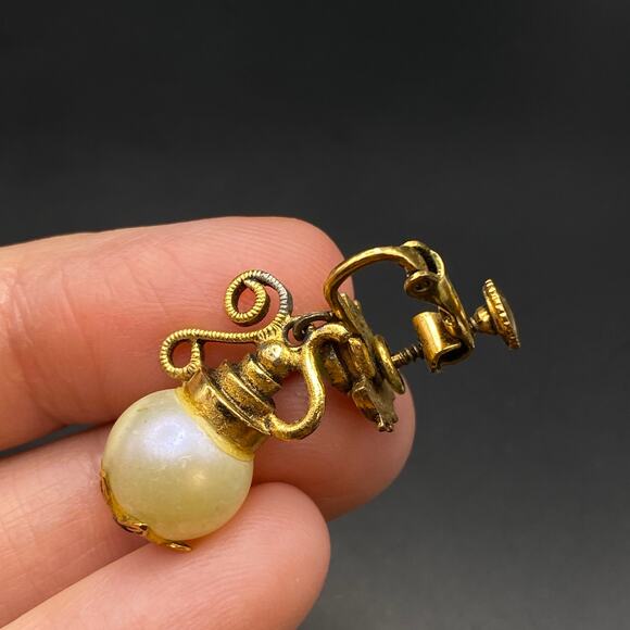 RARE Vtg VENDOME Cruet Earrings Victorian-Style Gold Tone Faux Pearl Dangle Drop - Picture 5 of 8